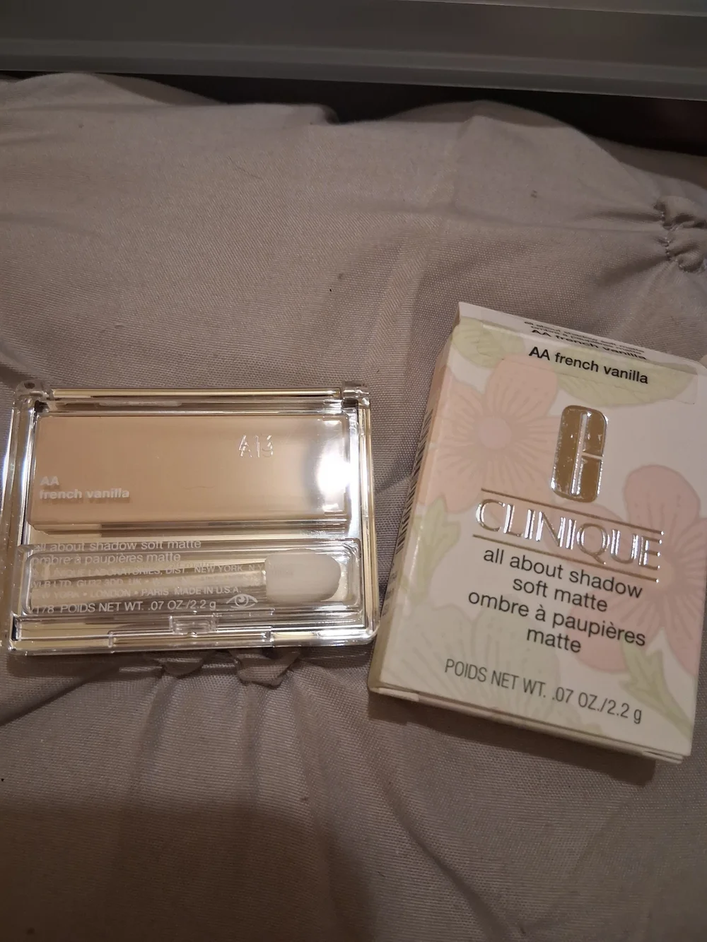 Clinique All About Shadow Soft Matte Eyeshadow - AA French Vanilla